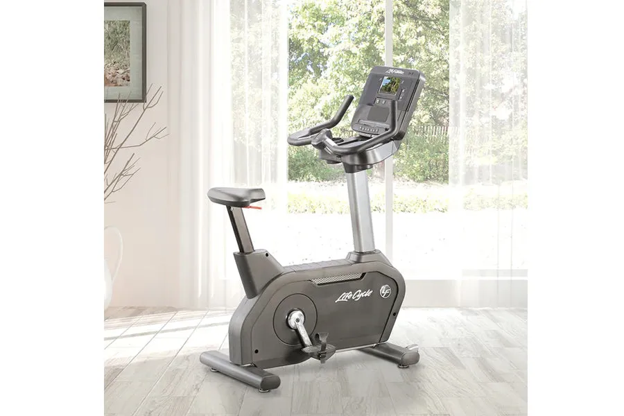 Life Fitness Club Series   (Plus) Upright Lifecycle Bike w/ SE3 Console (DEMO) (SUMMER SALE), Steppers,ClimbMills, Foldable weight bench