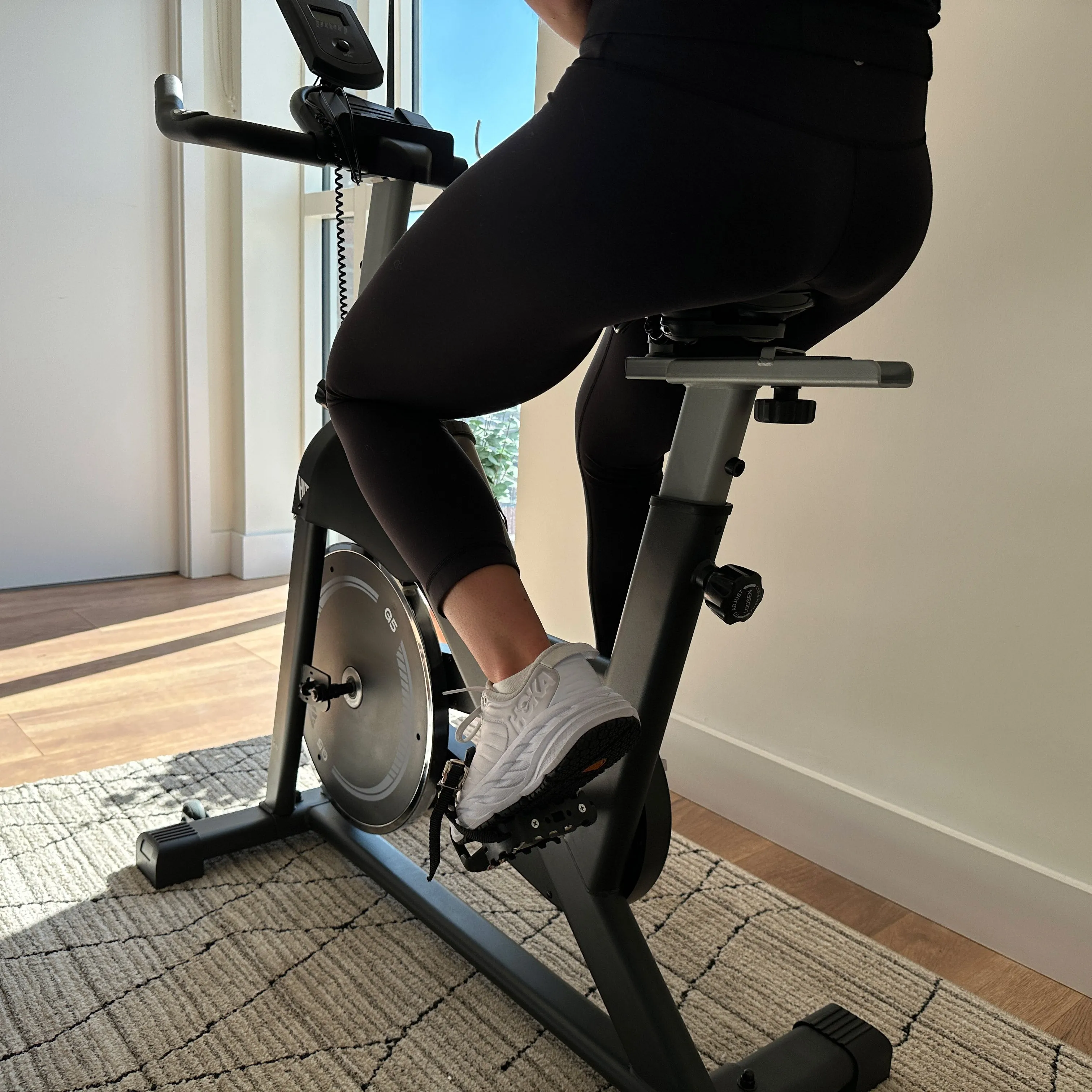 Hit Fitness G5 Indoor Exercise Bike, Stretching,Flexibility, Bumper Plates
