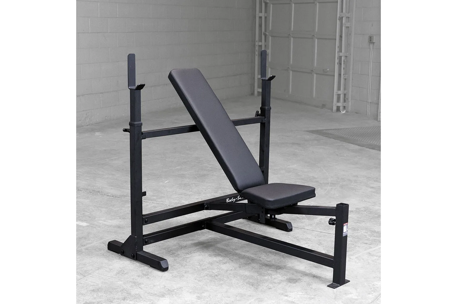Body-Solid PowerCenter Combo Bench (GDIB46L), Weightlifting chalk
