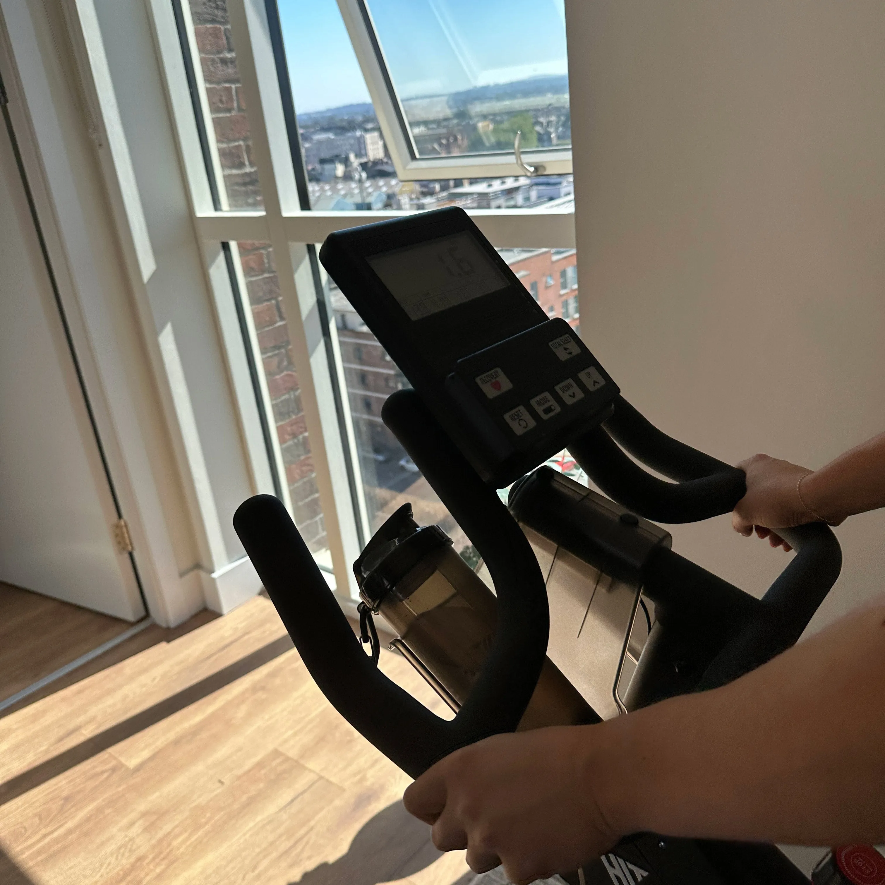 Hit Fitness G8 PRO Indoor Exercise Bike, Commercial Rowers, Exercise equipment for bad knees