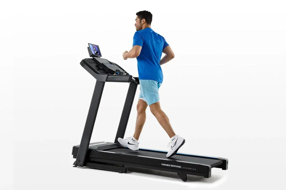 Horizon 5.0 AT Treadmill, Doorway chin up bar