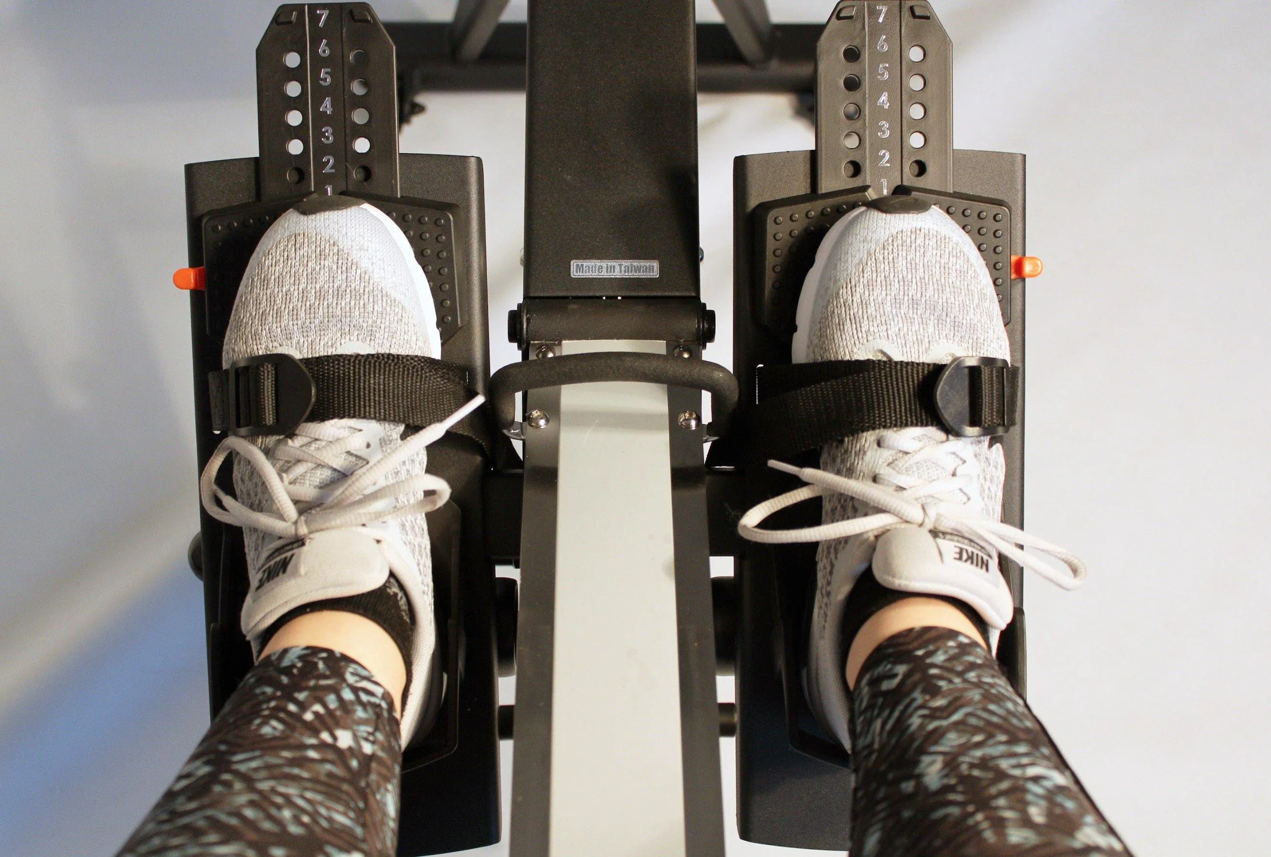 GymGear Blade 2.0 Rower, Dumbbell rack