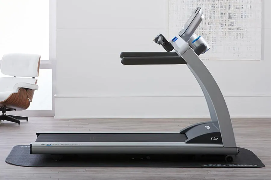 Life Fitness T5 Treadmill, Olympic weight plates, Vibration plate machine
