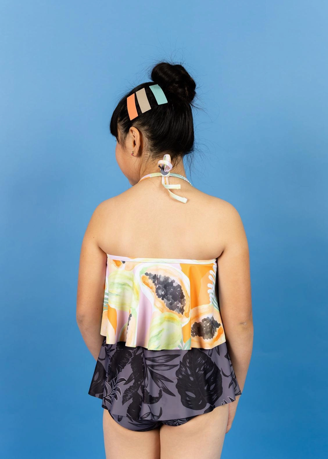 Tropical Night | Youth Who Wears Short Skirts