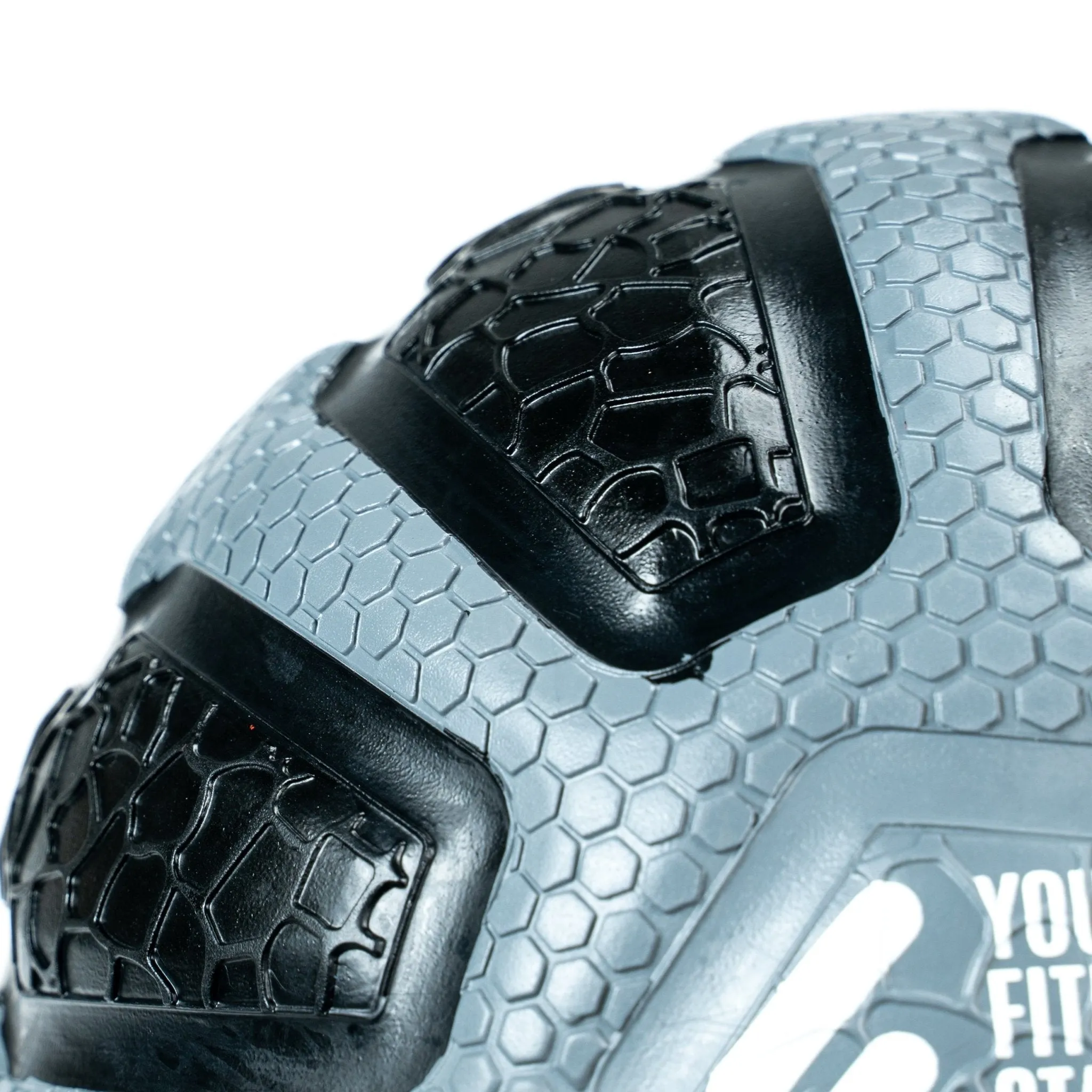 Max Grip Medicine Ball - 20 Lbs, Studio Bikes, Ergometers